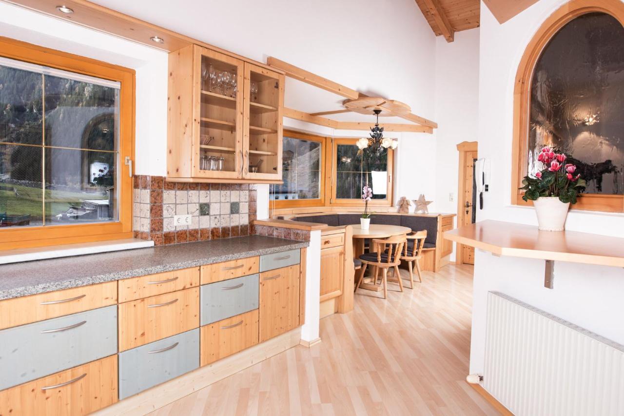 ניוסטיפט אים סטובאיטל Apart&Chalet Chiara מראה חיצוני תמונה