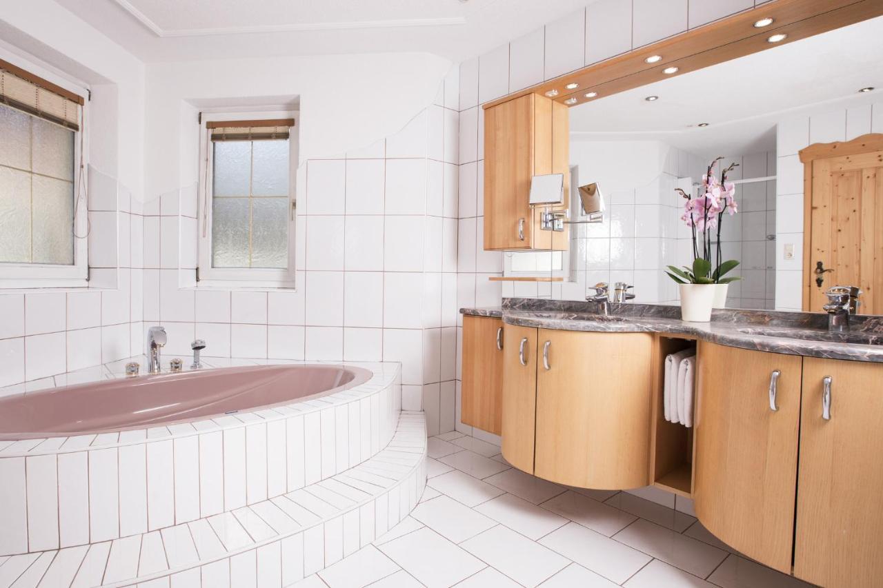 ניוסטיפט אים סטובאיטל Apart&Chalet Chiara מראה חיצוני תמונה