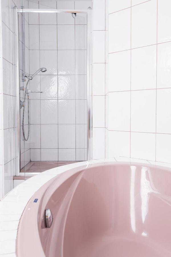 ניוסטיפט אים סטובאיטל Apart&Chalet Chiara מראה חיצוני תמונה