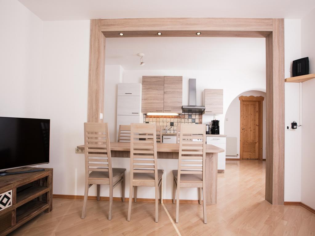 ניוסטיפט אים סטובאיטל Apart&Chalet Chiara מראה חיצוני תמונה