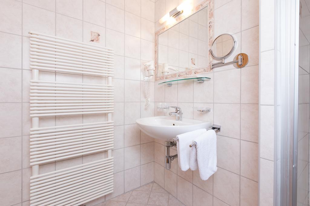 ניוסטיפט אים סטובאיטל Apart&Chalet Chiara מראה חיצוני תמונה